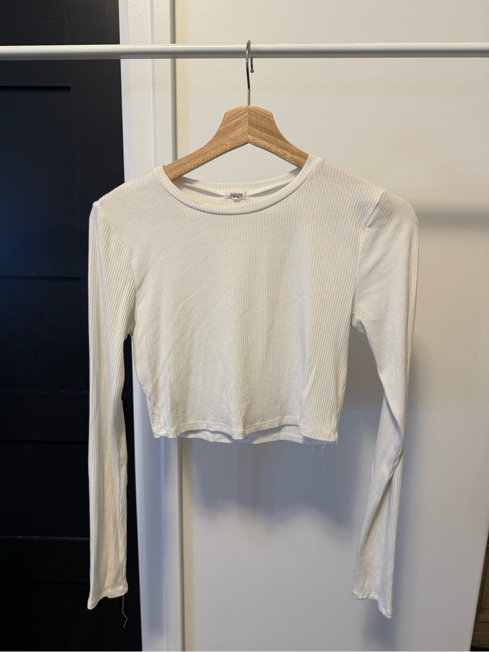 Garage White Ribbed Long-Sleeve Crop Top